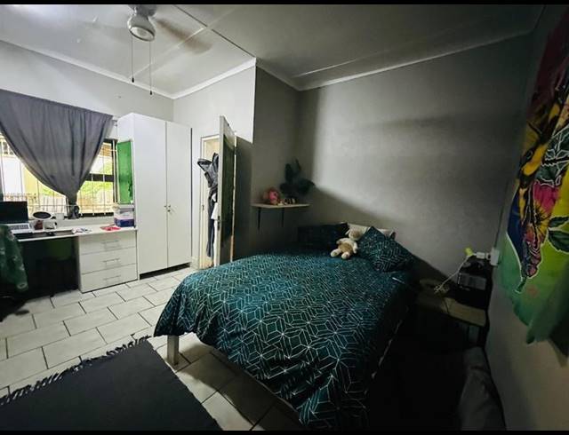 6 BEDROOM HOUSE FOR SALE IN PRIMROSE EAST